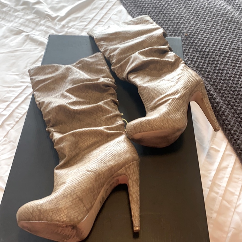 Colin Stuart tan leather knee high boots. Size 6.5